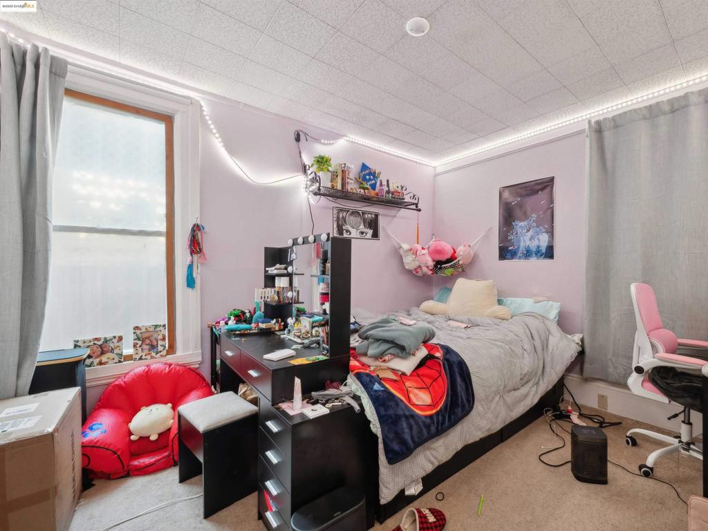 WEST END - Residential Income