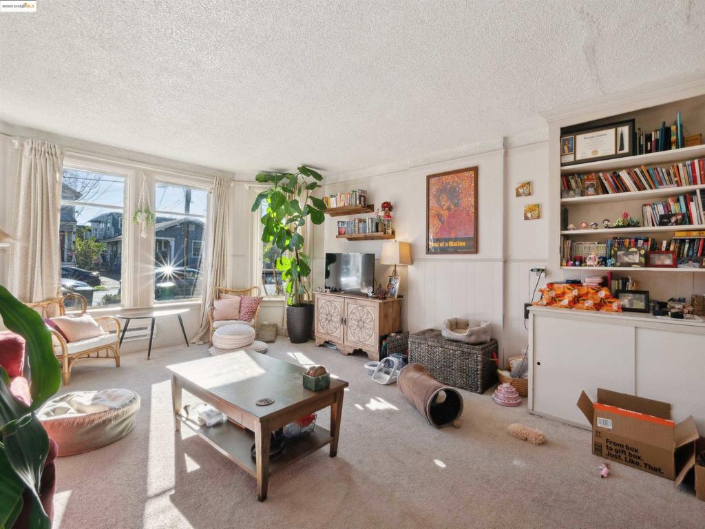 WEST END - Residential Income