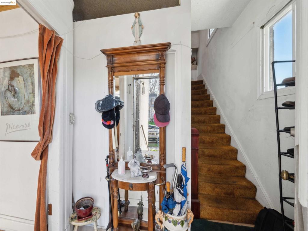 WEST END - Residential Income