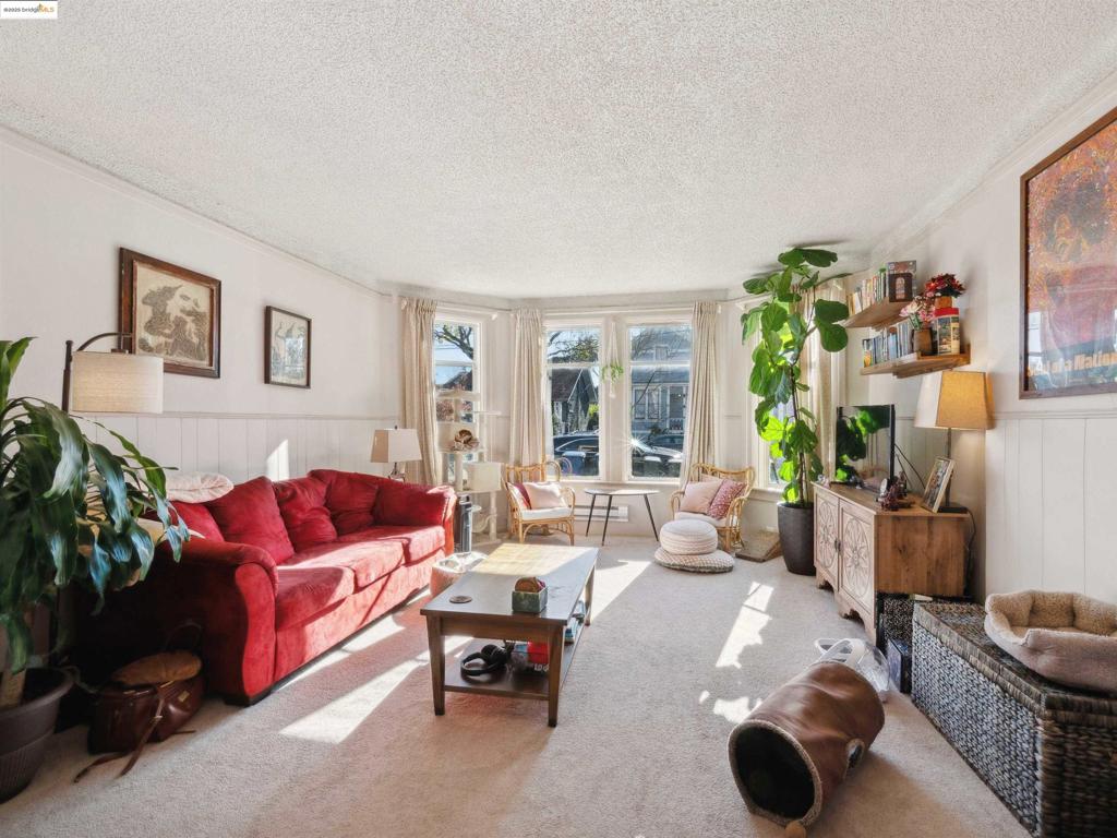 WEST END - Residential Income