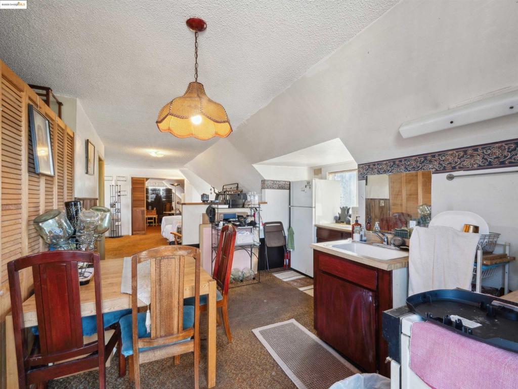 WEST END - Residential Income