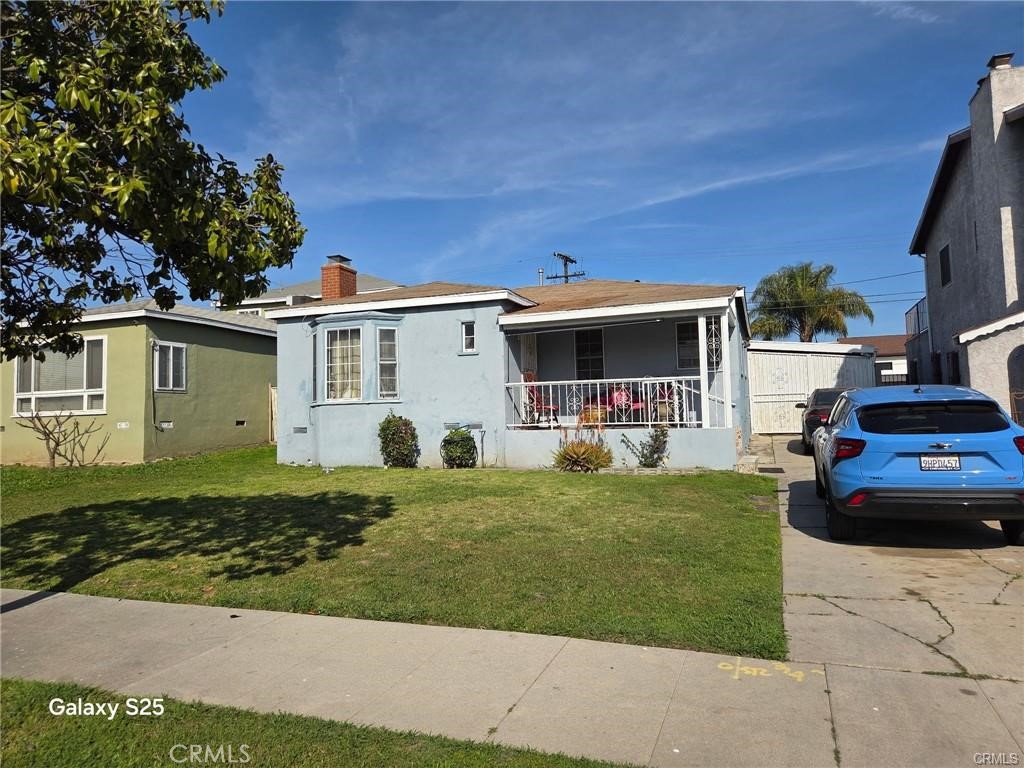 Discover this stunning 3-bedroom, 3-bathroom home located in the heart of Los Angeles, just minutes from the 105 and 110 freeways and only blocks away from the iconic SoFi Stadium. With 1,686 square feet of beautifully updated living space, this home offers the perfect blend of comfort, style, and convenience. The home sits on a generous 6,261 square foot lot, offering a private backyard oasis perfect for gatherings or relaxing weekends. With plenty of room to expand or customize, the outdoor space is a rare find in this area. Situated in a thriving neighborhood with rising home values, this home is close to shopping, restaurants, schools, and major entertainment venues like the Kia Forum and YouTube Theater. Whether you're commuting to work or heading out for a night on the town, the location can’t be beat. This property won’t last long—schedule your private tour today!