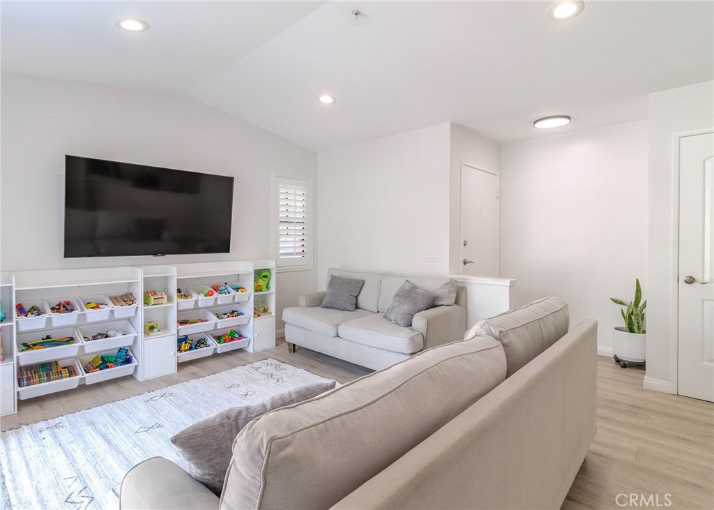 240 Evergreen Court 56