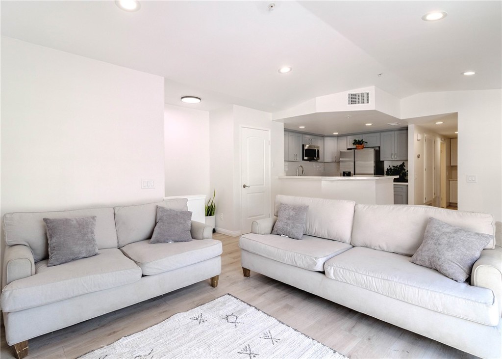 240 Evergreen Court 56