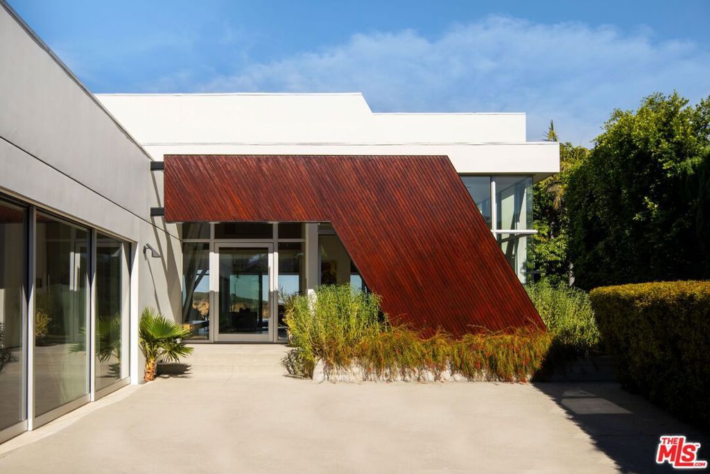 Photo of 2008 Hercules Drive, Los Angeles, CA 90046 (MLS # 25584251)
