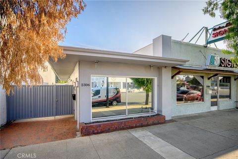 Photo of 2304 2306 W Burbank Boulevard, Burbank, CA 91506 (MLS # GD25258325)