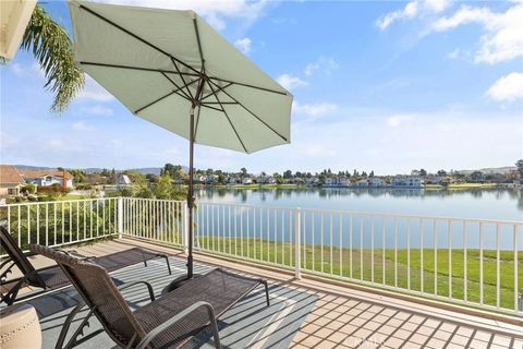 4 Rushingwind 7 Irvine CA 92614