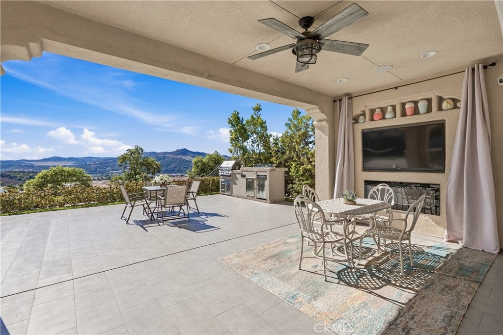 7 Paladino Court