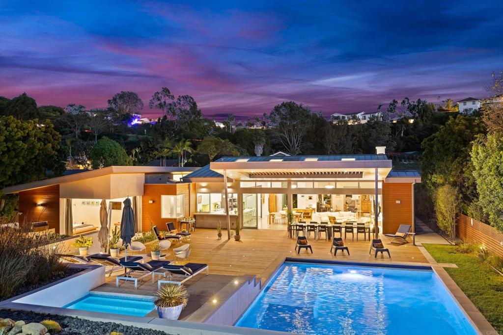 6672 Avenida Andorra