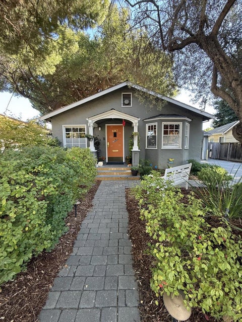 Photo of 697 Menlo Avenue #A, Menlo Park, CA 94025 (MLS # ML82065659)