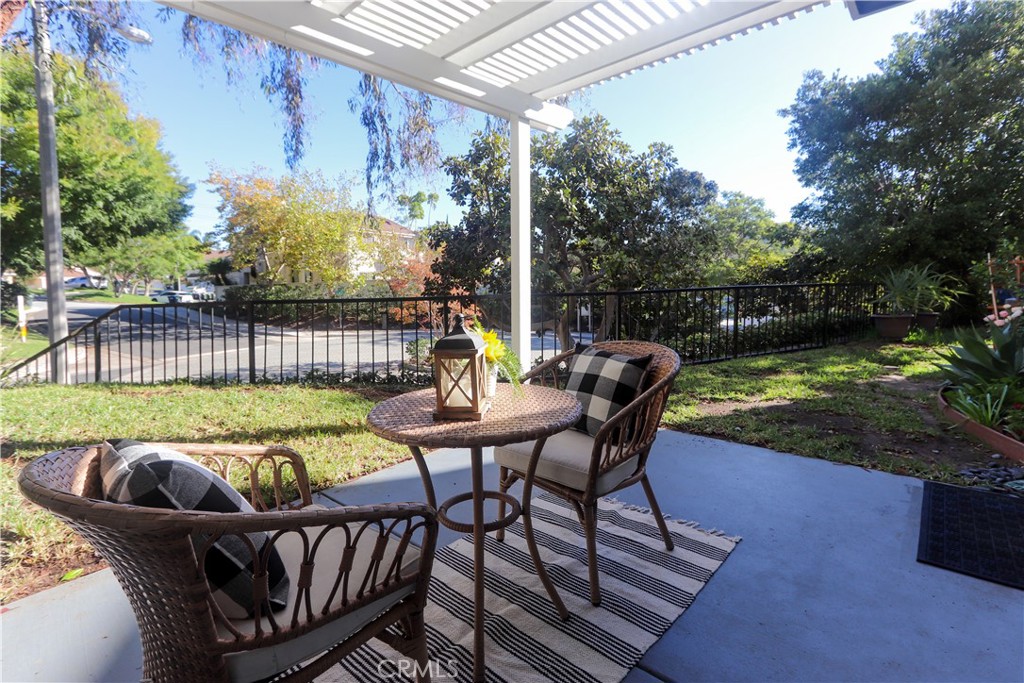 302 San Nicholas