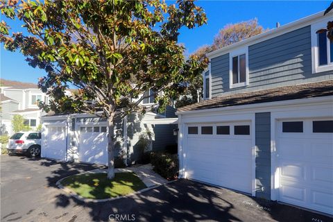 Photo of 302 San Nicholas Ct, Laguna Beach, CA 92651 (MLS # OC25242753)