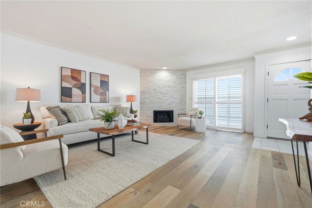 Photo of 7304 Balboa Blvd #C, Lake Balboa, CA 91406 (MLS # SR26046755)