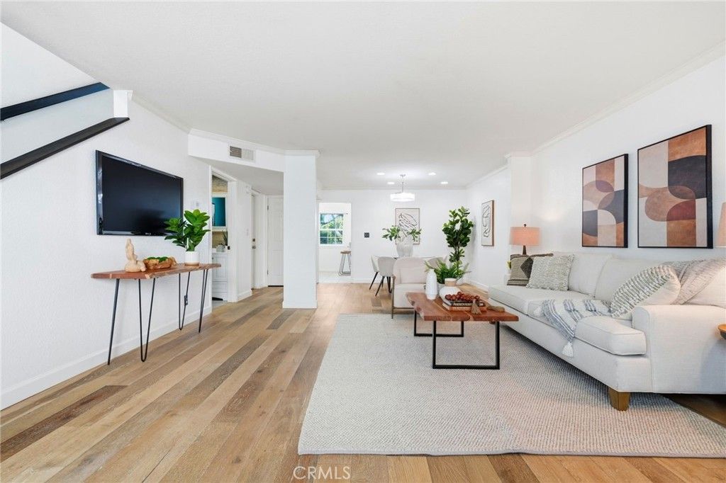 Photo of 7304 Balboa Blvd #C, Lake Balboa, CA 91406 (MLS # SR26046755)