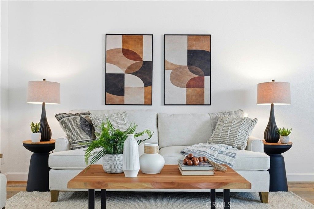 Photo of 7304 Balboa Blvd #C, Lake Balboa, CA 91406 (MLS # SR26046755)