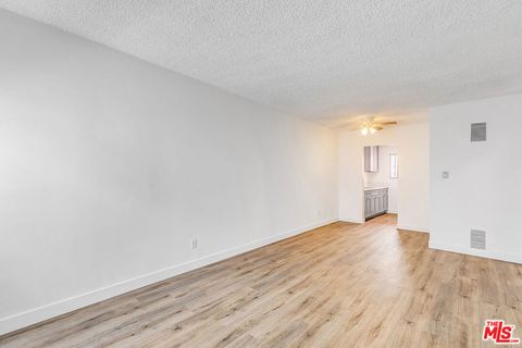 Photo of 1812 N Gramercy Place #11, Los Angeles, CA 90028 (MLS # 25598719) Photo of 1812 N Gramercy Place #11, Los Angeles, CA 90028 (MLS # 25598719)
