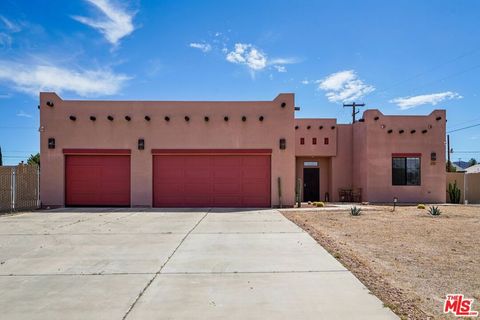 Photo of 58055 Desert Gold Drive, Yucca Valley, CA 92284 (MLS # 26831909)