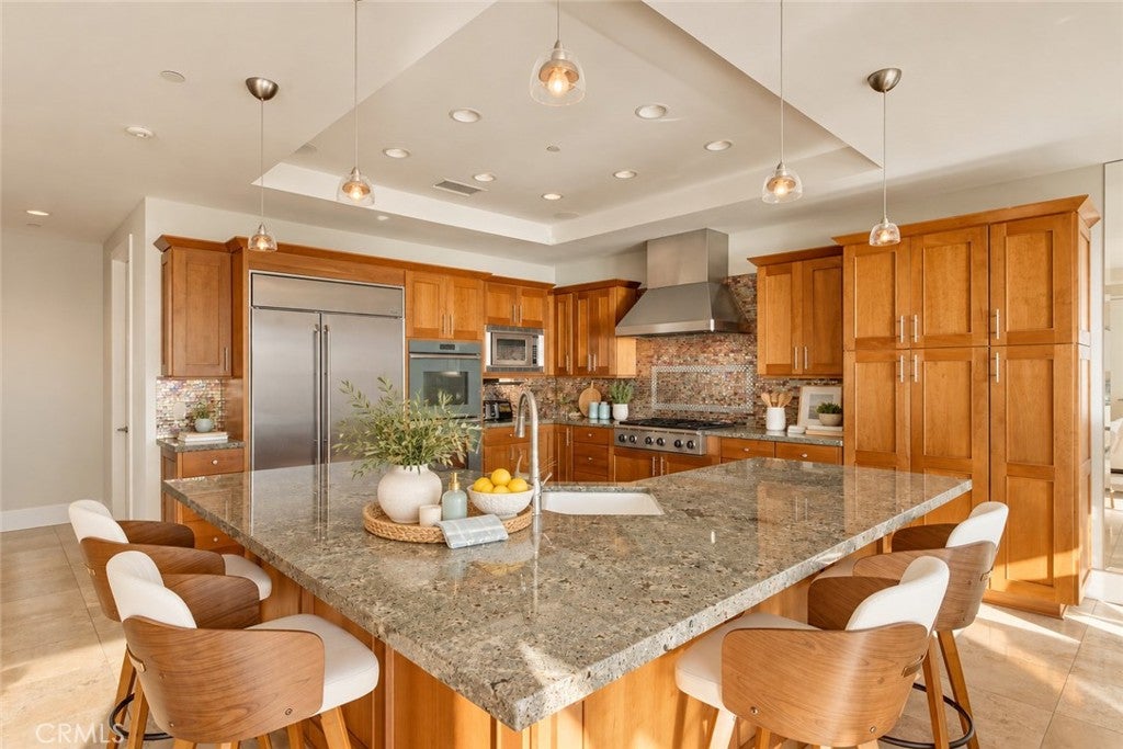 Photo of 6 Pacific Vista Vis, Laguna Beach, CA 92651 (MLS # LG26219881)