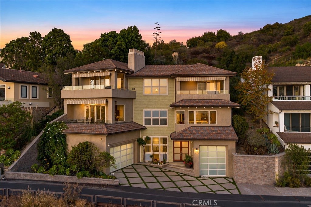 Photo of 6 Pacific Vista Vis, Laguna Beach, CA 92651 (MLS # LG26219881)