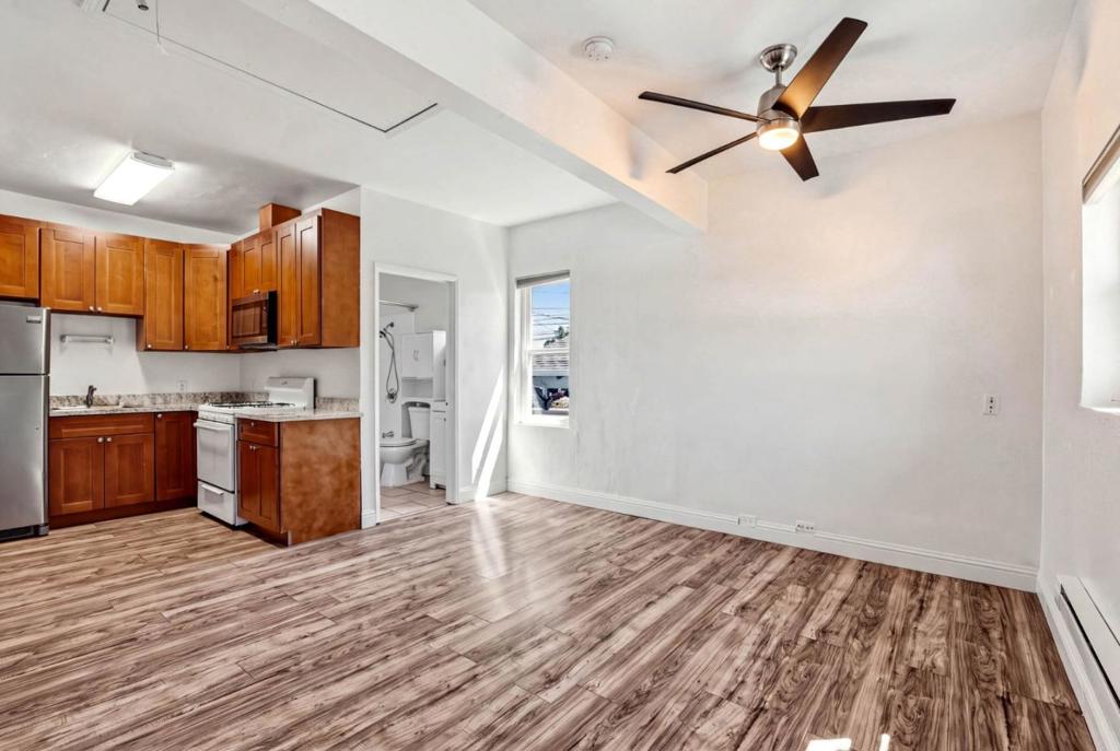1365 Vine Street