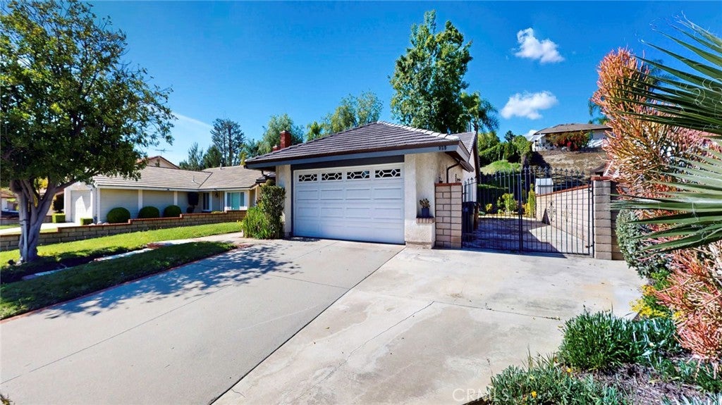 925 Heaton Moor Drive