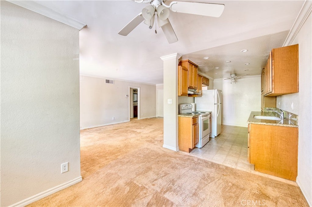 277 Pleasant Street 109