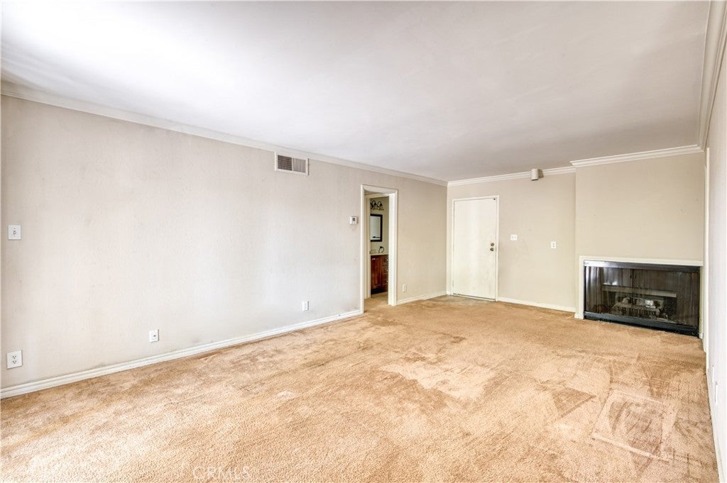 277 Pleasant Street 109