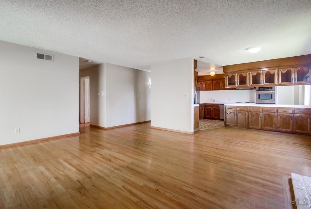 8402 Boulder Pl