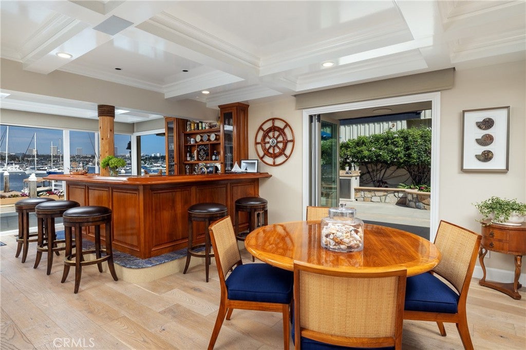1114 E Balboa Boulevard