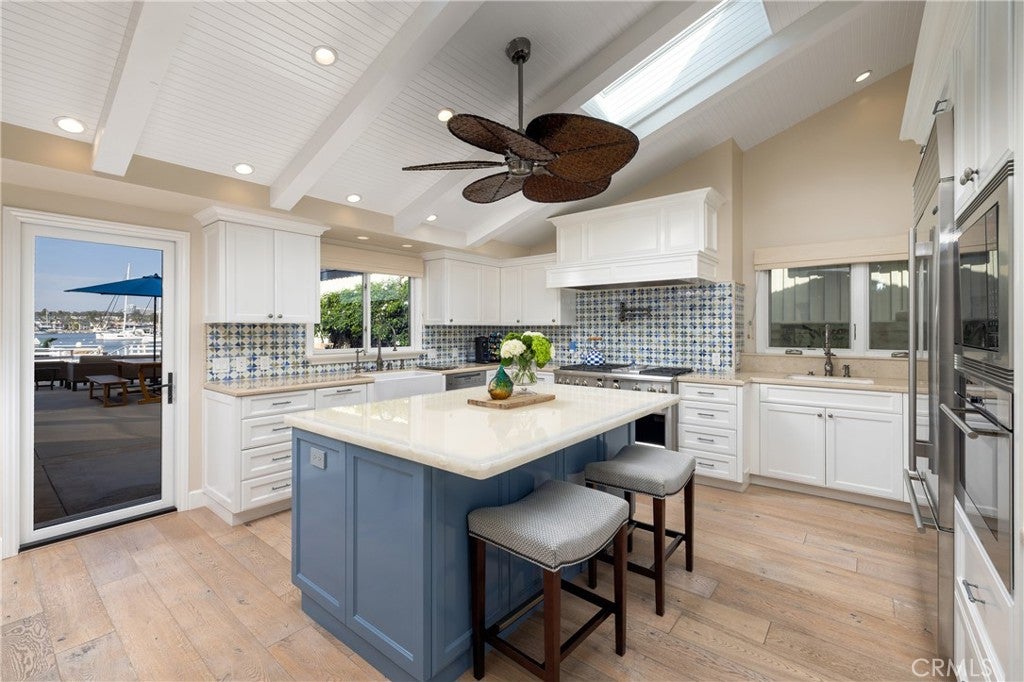 1114 E Balboa Boulevard, Newport Beach CA 92661 - Photo 13