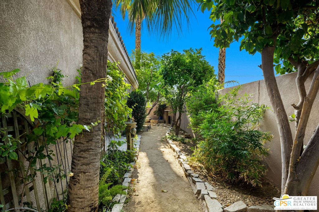 Lake La Quinta - Residential