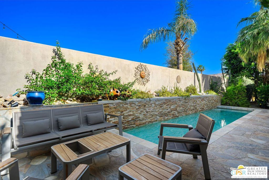 Lake La Quinta - Residential