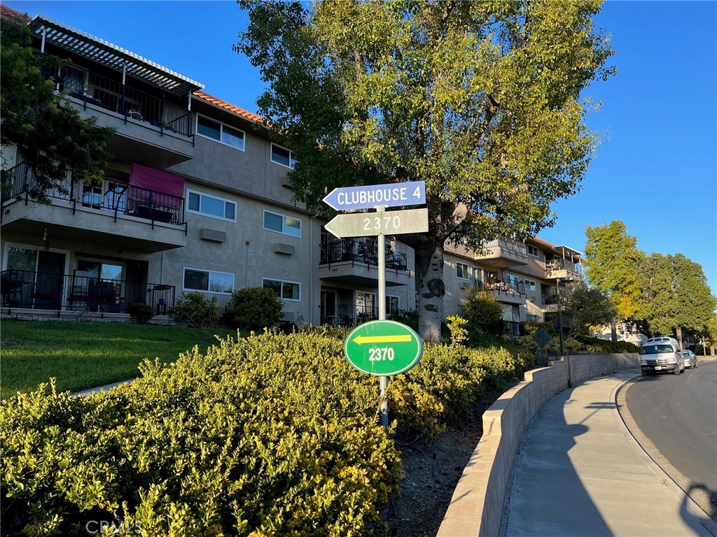 2370 Via Mariposa W 1C