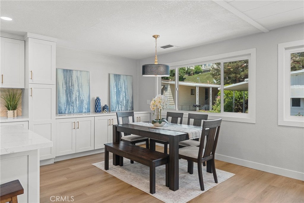 3761 Lake Grove 55