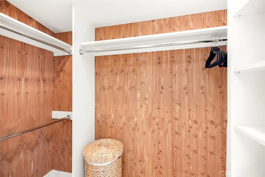 Laguna Beach, California 92651, United States, 2 Bedrooms Bedrooms, ,2 BathroomsBathrooms,Residential,Active,223208