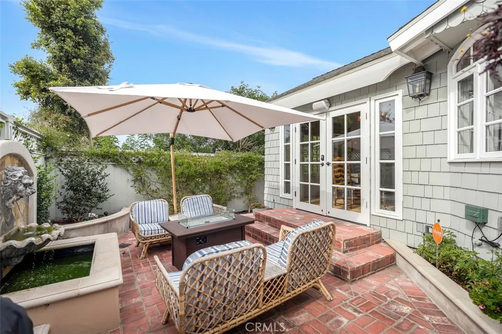 Laguna Beach, California 92651, United States, 2 Bedrooms Bedrooms, ,2 BathroomsBathrooms,Residential,Active,223208