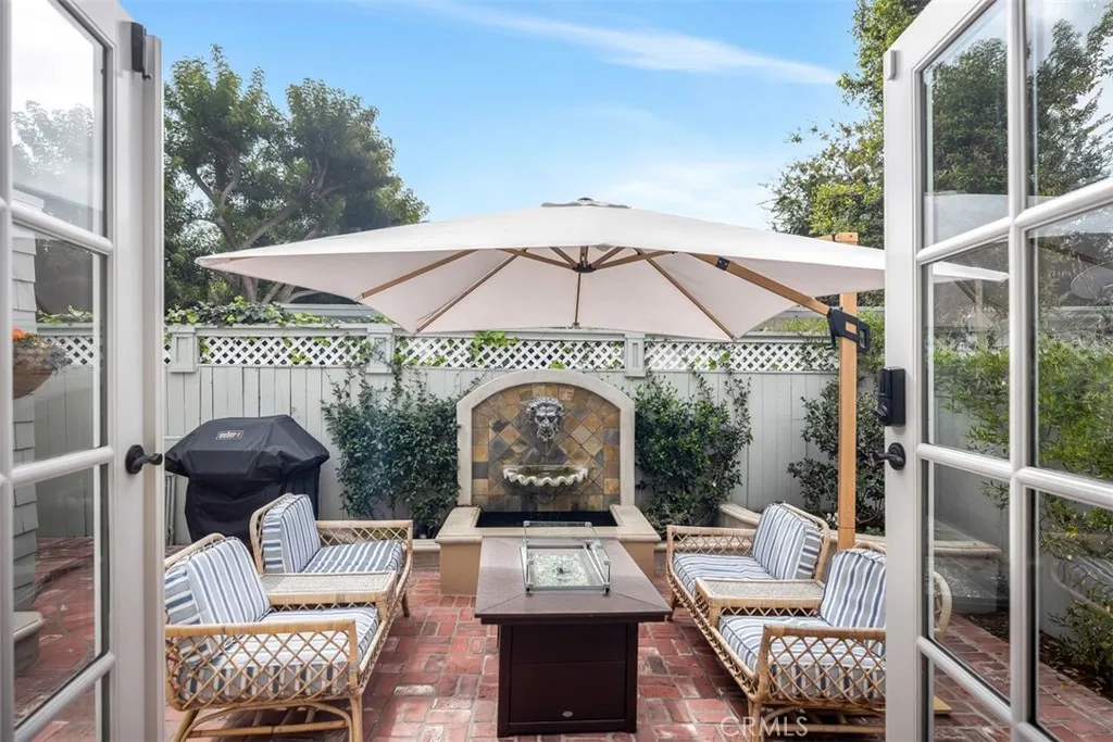 Laguna Beach, California 92651, United States, 2 Bedrooms Bedrooms, ,2 BathroomsBathrooms,Residential,Active,223208