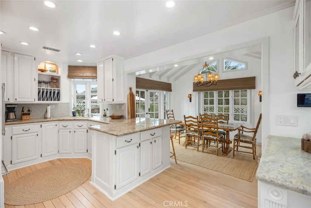 Laguna Beach, California 92651, United States, 2 Bedrooms Bedrooms, ,2 BathroomsBathrooms,Residential,Active,223208