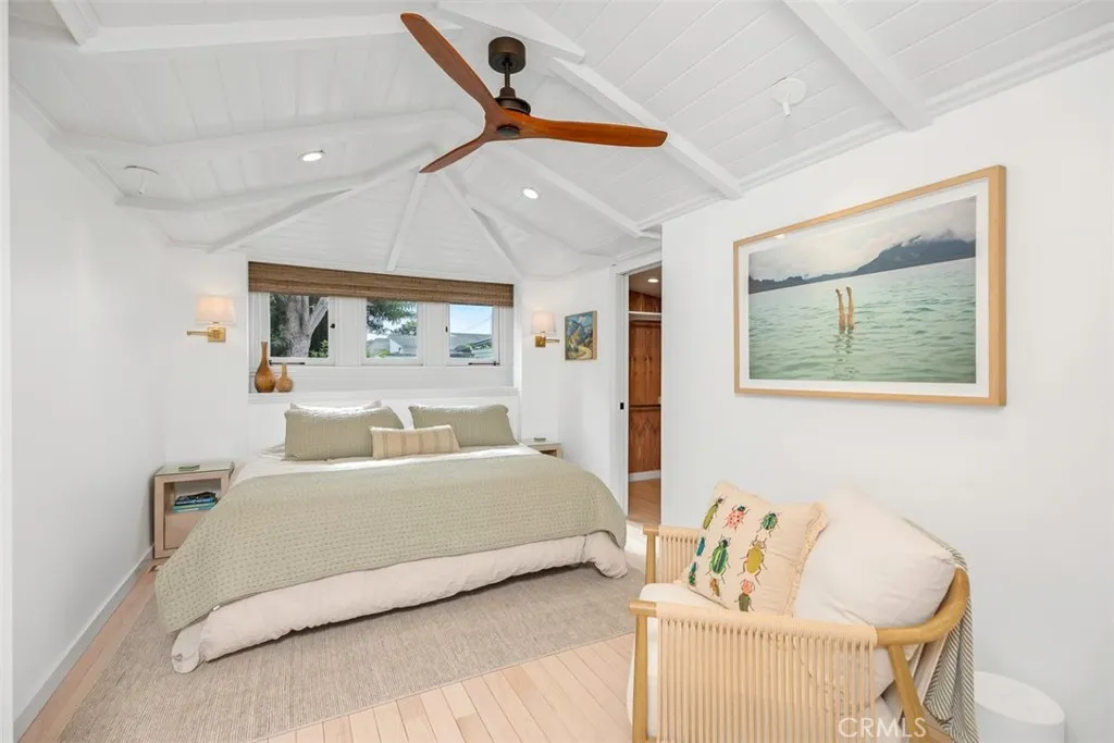 Laguna Beach, California 92651, United States, 2 Bedrooms Bedrooms, ,2 BathroomsBathrooms,Residential,Active,223208