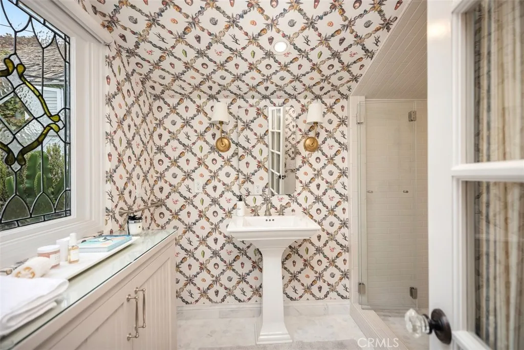 Laguna Beach, California 92651, United States, 2 Bedrooms Bedrooms, ,2 BathroomsBathrooms,Residential,Active,223208