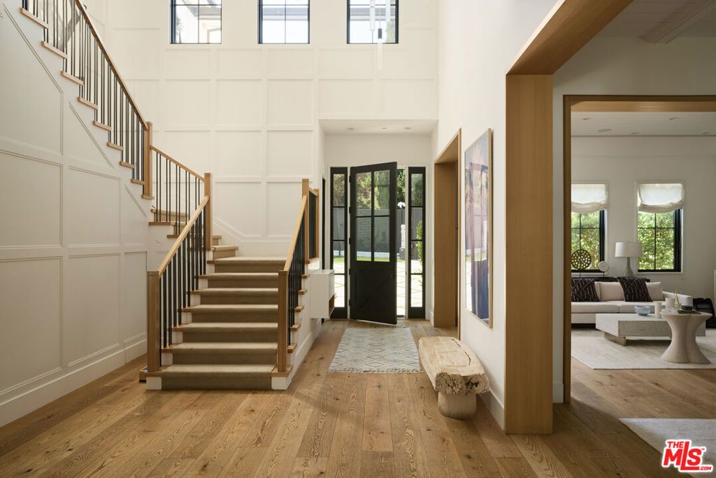 Photo of 4634 White Oak Avenue, Encino, CA 91316 (MLS # 25589315)