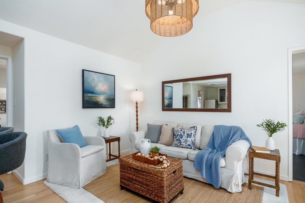 3210 Laura Lane