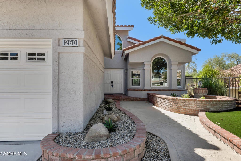 260 Goldenwood Circle