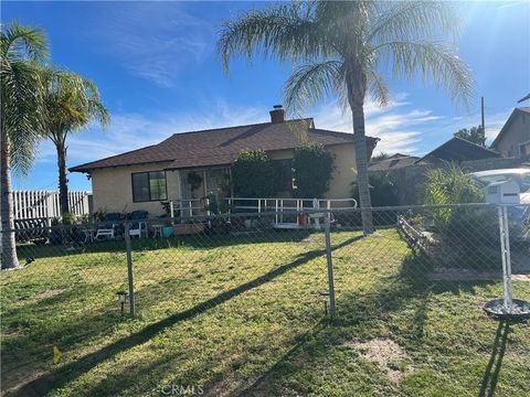 Photo of 1233 W Lynwood Dr, San Bernardino, CA 92405 (MLS # IV26043980)