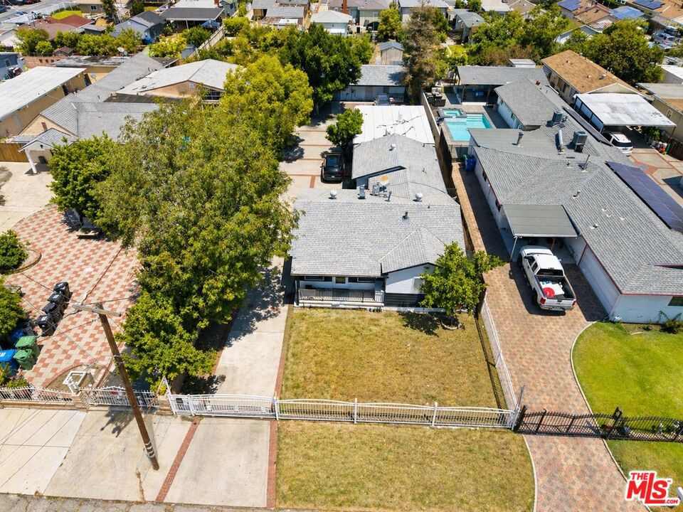 10341 Arminta Street