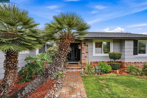 Photo of 1199 Gamay Dr Dr, Clayton, CA 94517 (MLS # 41134770)