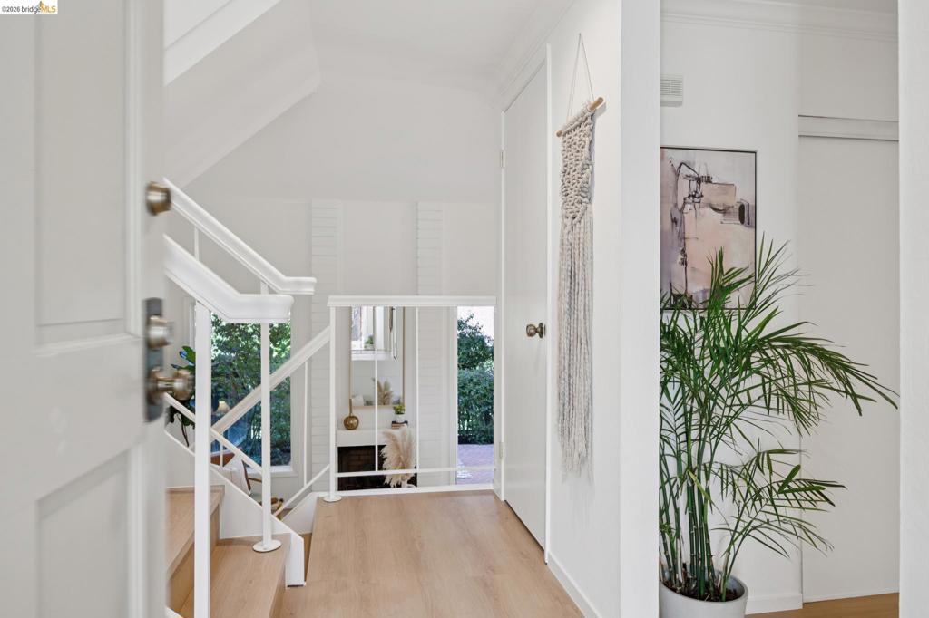 330 Kinross