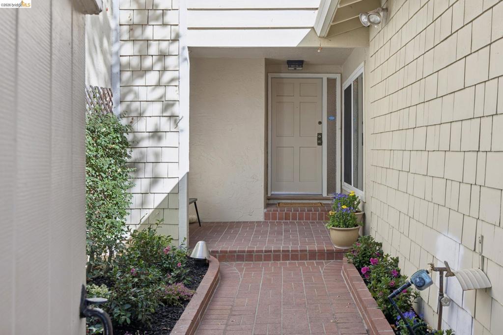 330 Kinross