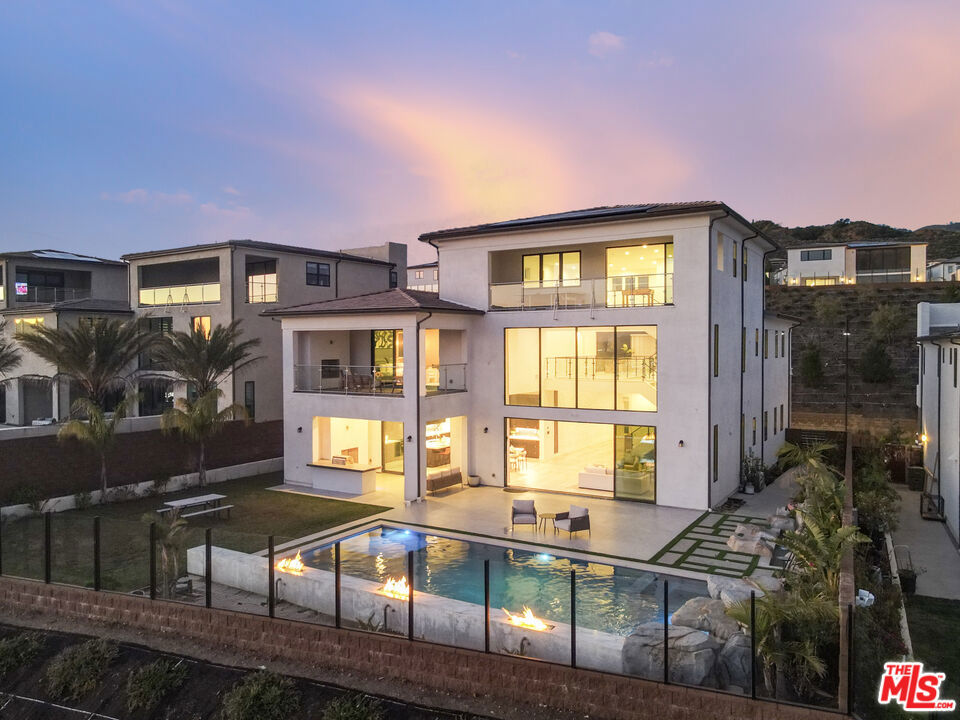 20248 W Willoughby Lane