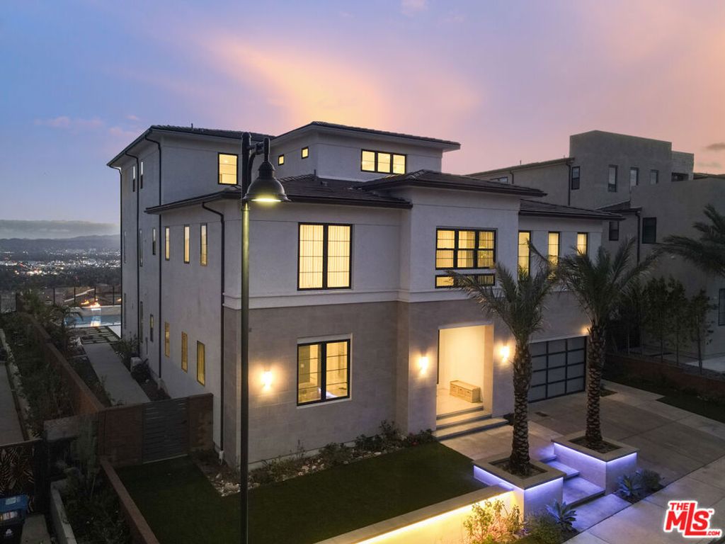 Photo of 20248 W Willoughby Lane, Porter Ranch, CA 91326 (MLS # 26654825)